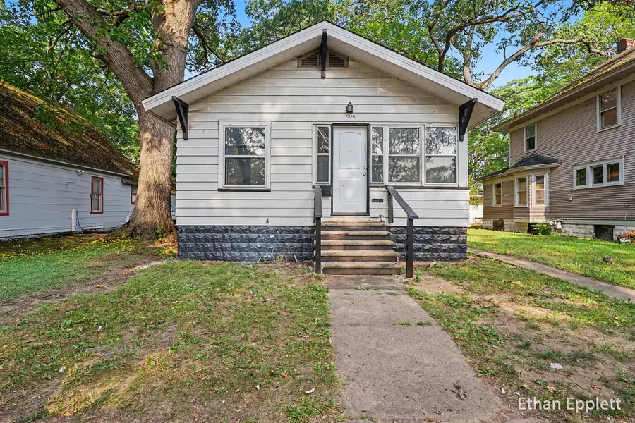 2825 7th Street, Muskegon Heights, MI 49444 - #2
