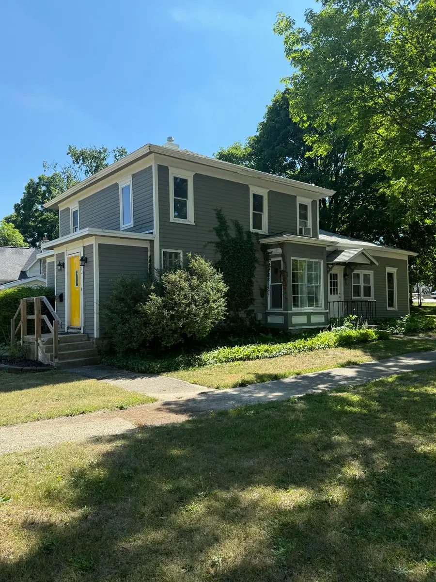 602 S Warren Avenue, Big Rapids, MI 49307 - #2