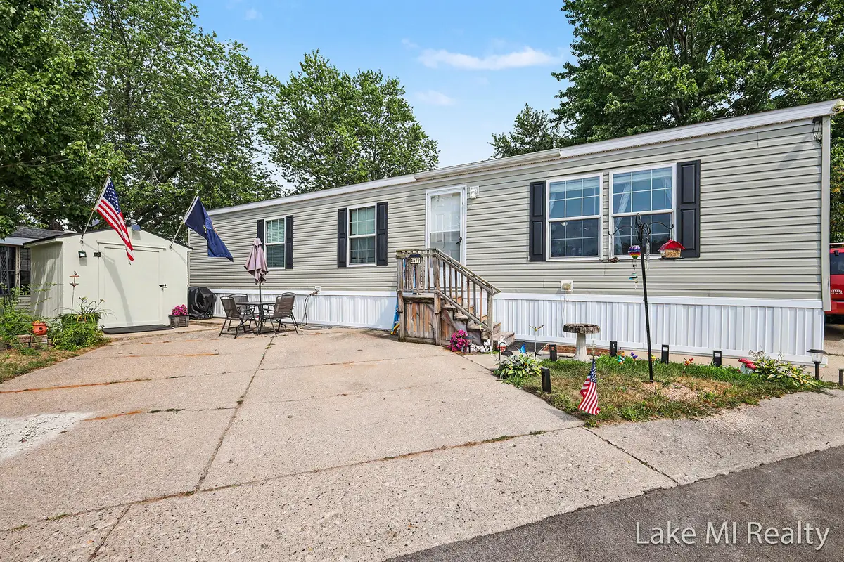 4572 Toronto Avenue Sw, Wyoming, MI 49519 - #1