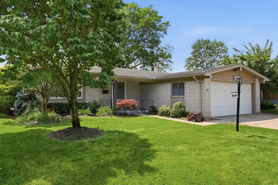 38515 Grandon Street, Livonia, MI 48150 - #2