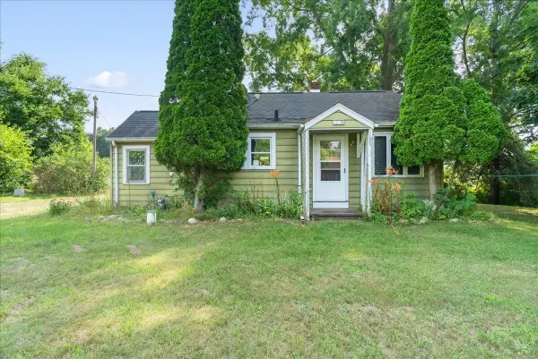 14133 North Avenue, Bellevue, MI 49021