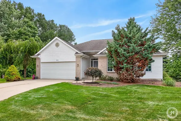 953 Sunset Hills Court Nw, Grand Rapids, MI 49534