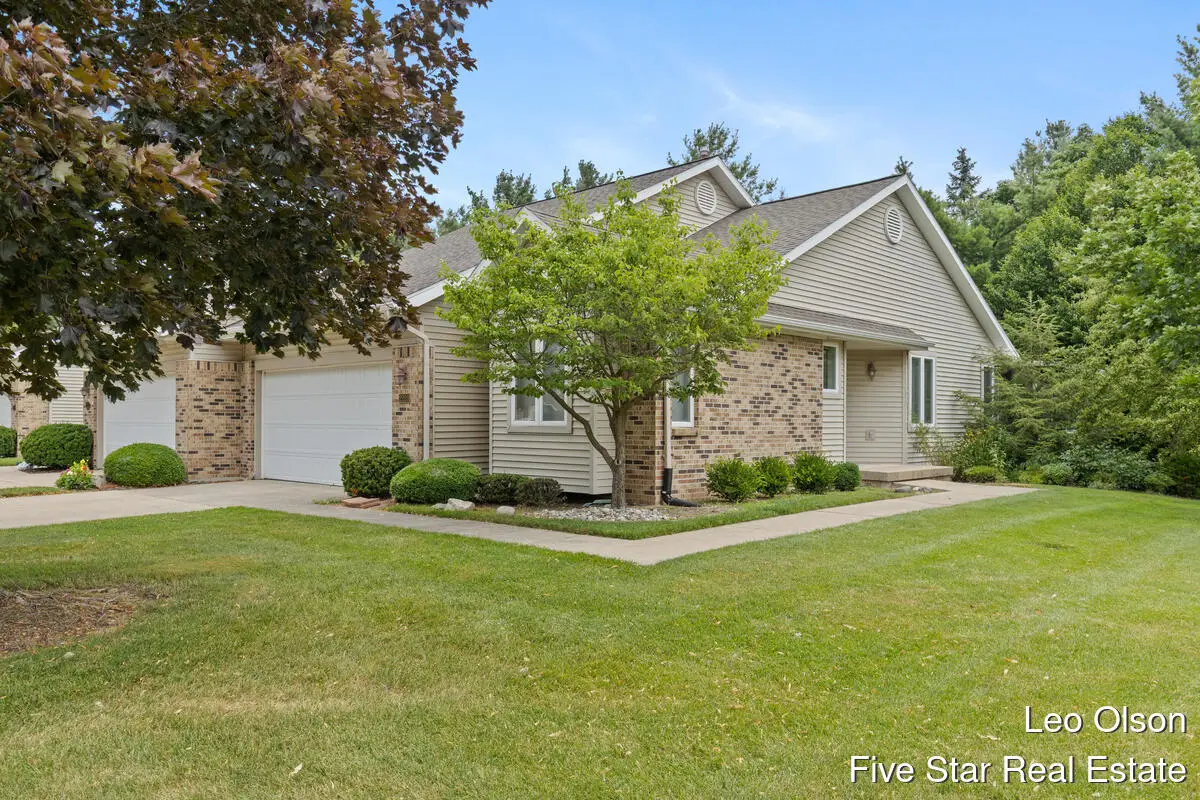 2220 Meadowglen Drive Ne #7, Grand Rapids, MI 49505 - #1
