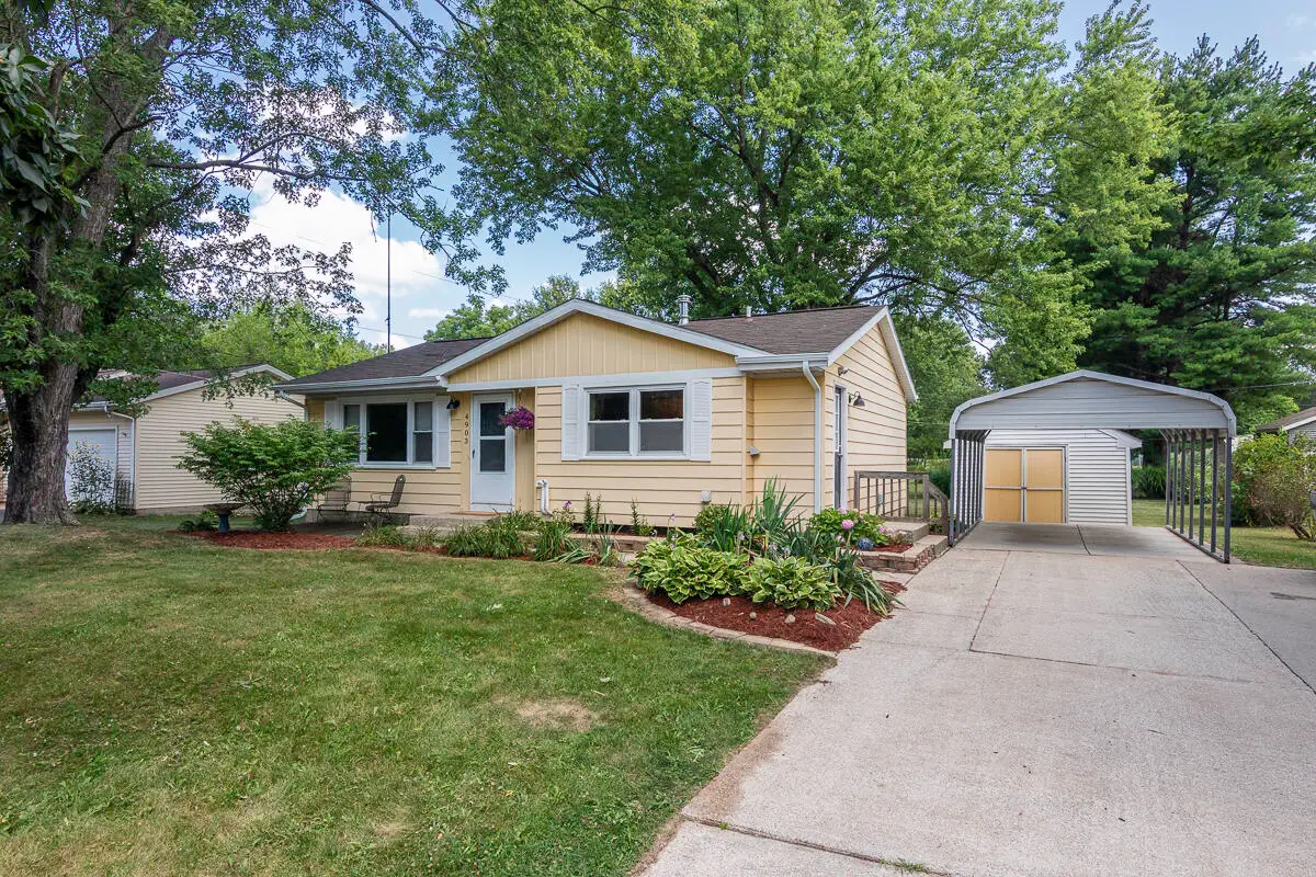 4903 E T U Avenue, Vicksburg, MI 49097 - #1