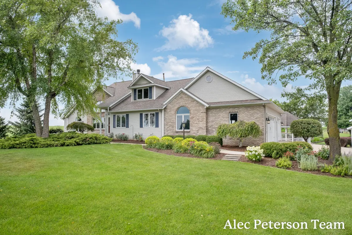2807 8th Avenue Sw, Byron Center, MI 49315 - #1