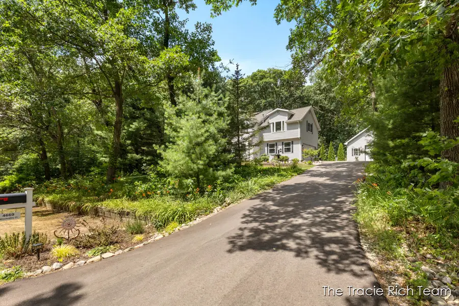 4669 Wood Valley Court Ne, Rockford, MI 49341 - #2