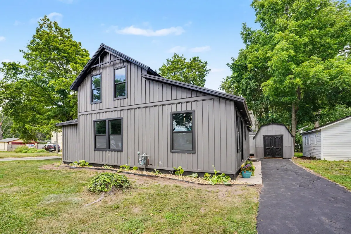 216 W Cushman Street, Three Rivers, MI 49093 - #1