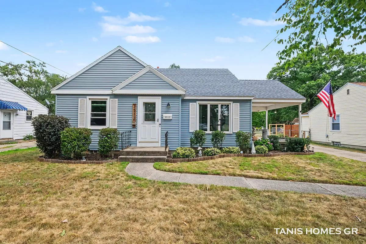 3512 Boone Avenue Sw, Wyoming, MI 49519 - #1