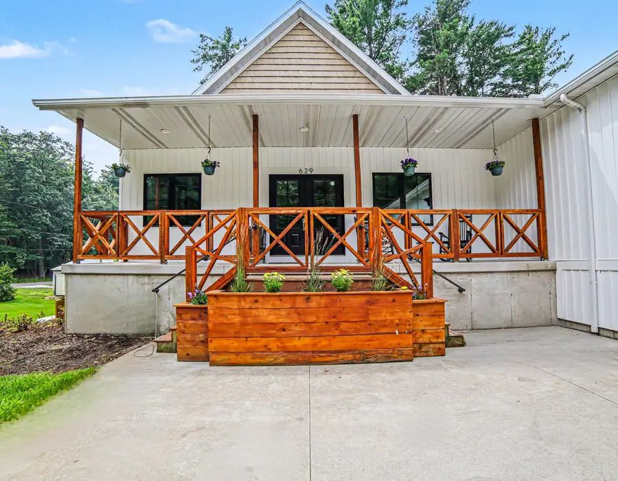 629 Sands Street, Pentwater, MI 49449 - #2