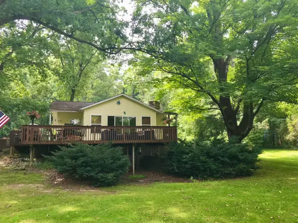 11448 Riverside Drive, White Pigeon, MI 49099