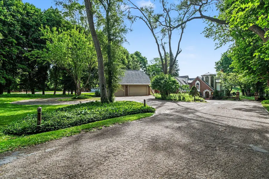 460 E Long Lake Road, Bloomfield Hills, MI 48304 - #2