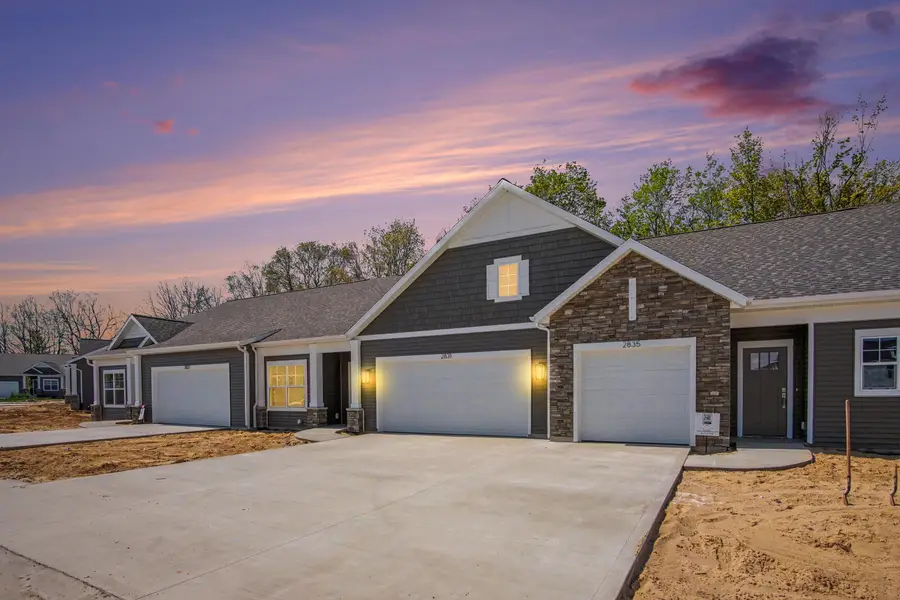 2877 E Cobblestone Court Se, Kentwood, MI 49512 - #2