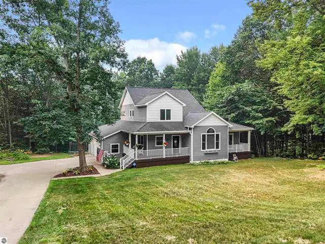 160 Hunters Ridge, Cadillac, MI 49601 - #1