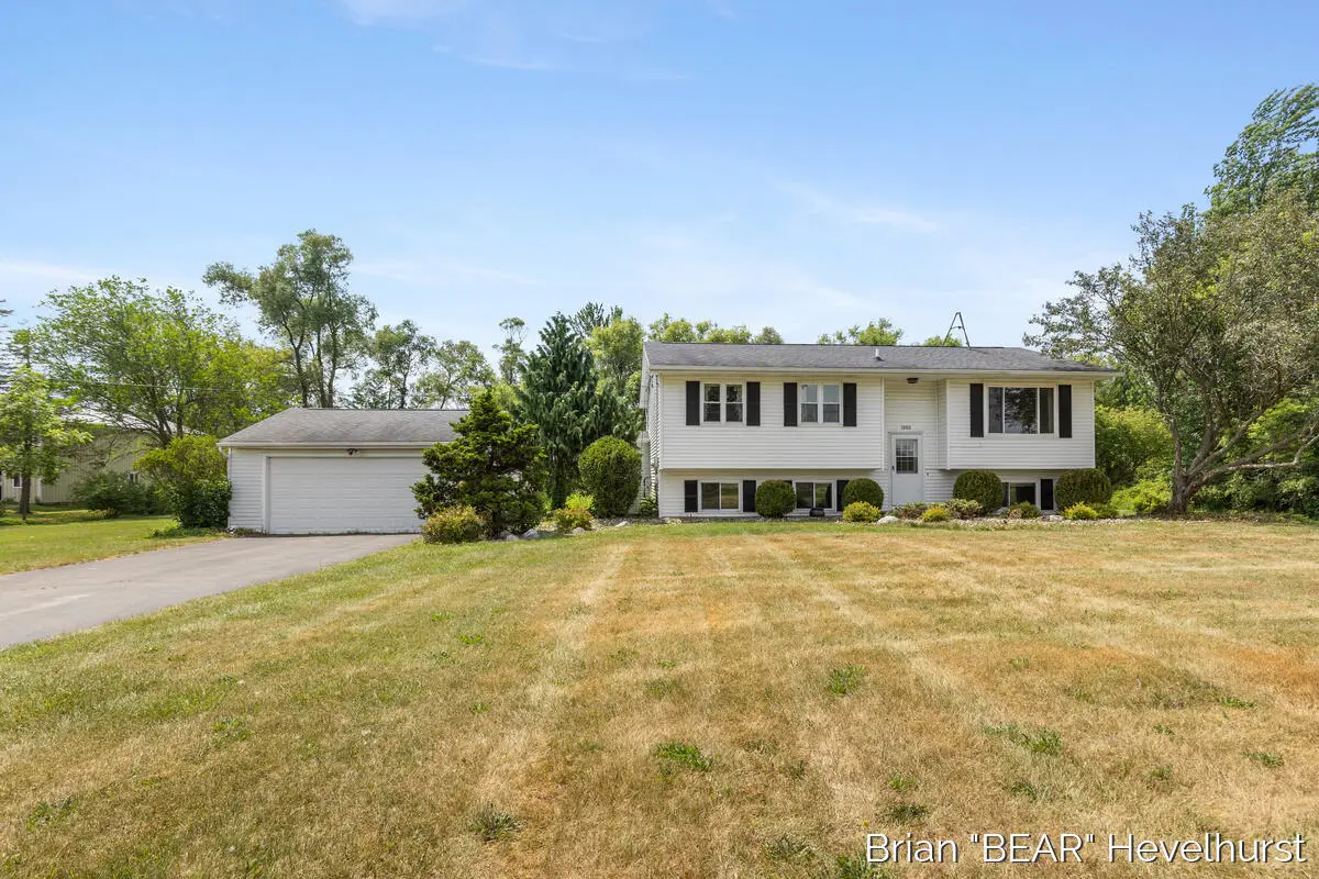 10015 Oneida, Grand Ledge, MI 48837 - #1