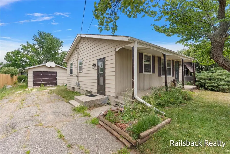 558 S Union Street, Sparta, MI 49345 - #3