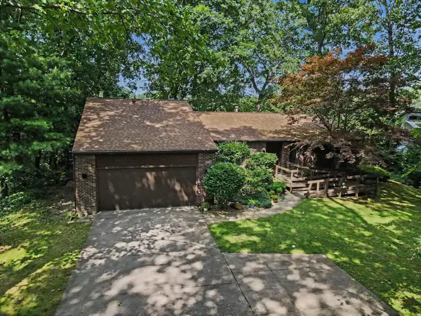 9808 Oak Forest Circle, Kalamazoo, MI 49009