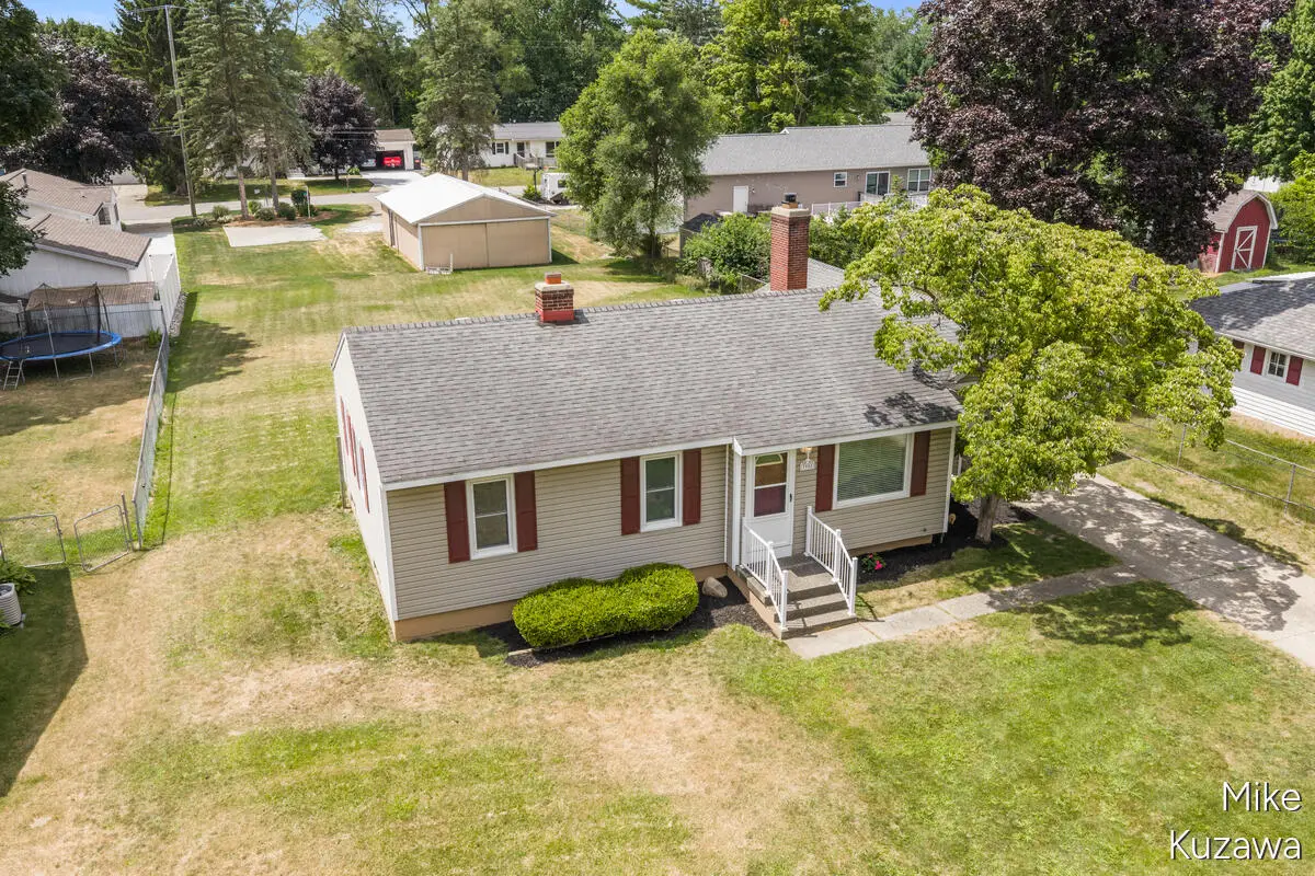 3901 Suburban Shores Drive Ne, Grand Rapids, MI 49525 - #1