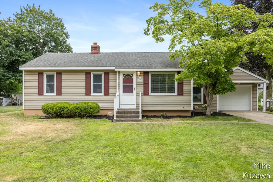 3901 Suburban Shores Drive Ne, Grand Rapids, MI 49525 - #3