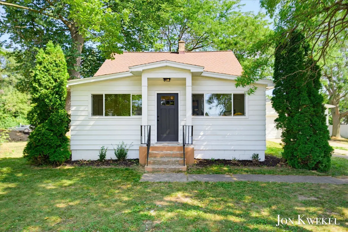 429 NW 6 Mile Road Nw, Comstock Park, MI 49321 - #1