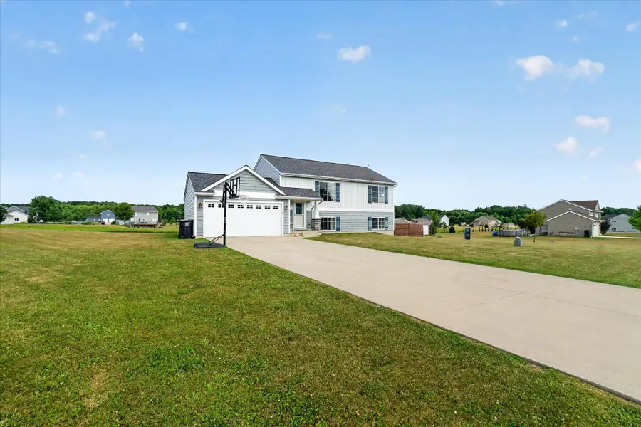 2864 Fawn Cove Avenue, Middleville, MI 49333 - #2