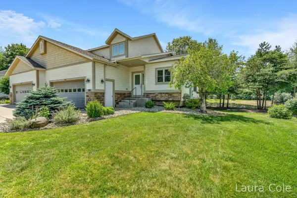 5643 W Sandalwood Circle, Norton Shores, MI 49441