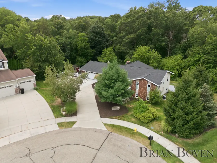 2704 Copper Hill Drive Ne, Grand Rapids, MI 49525 - #2