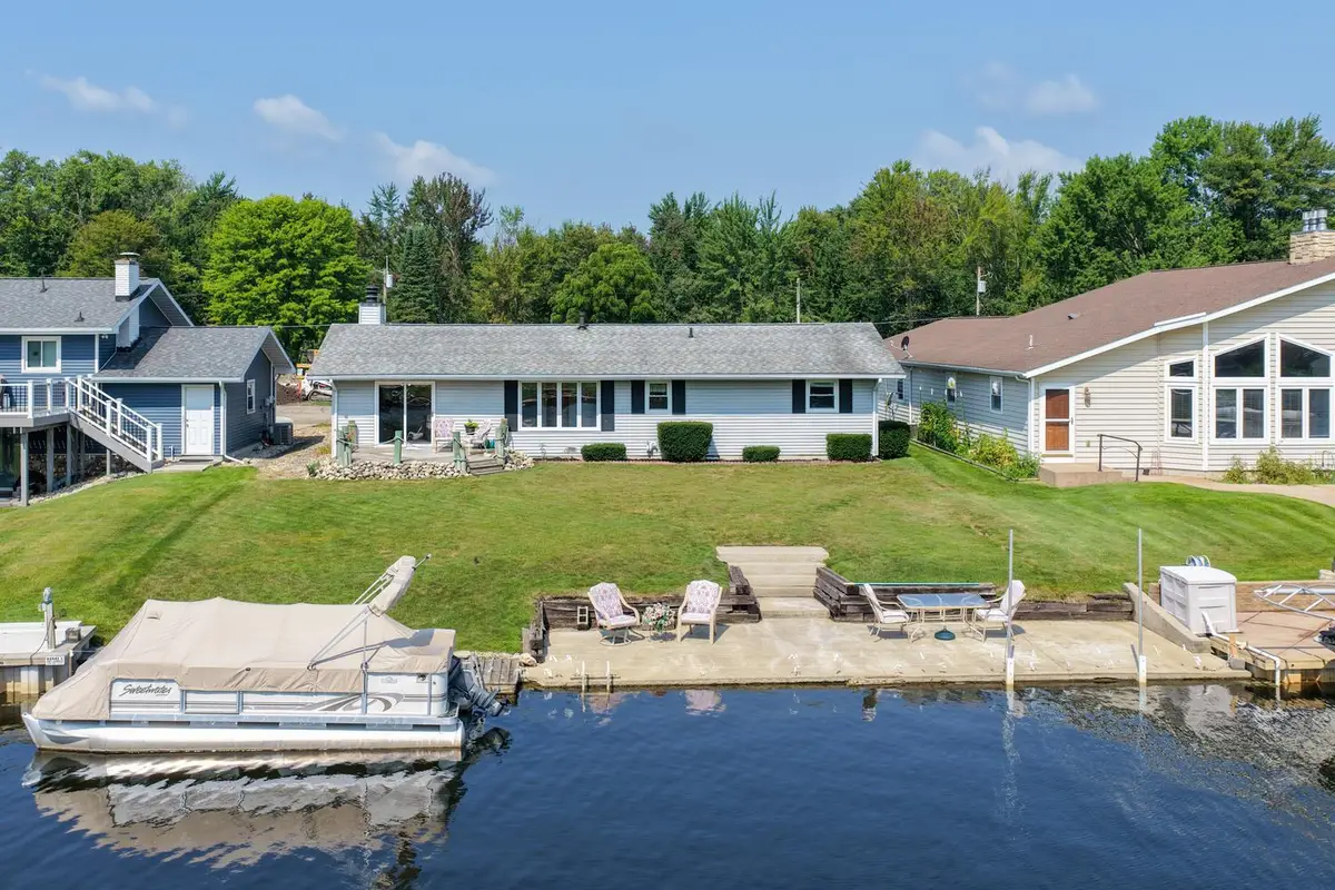 68441 N Channel Parkway, Edwardsburg, MI 49112 - #1