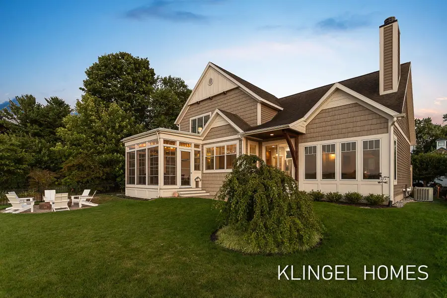 702 Elk Avenue, Spring Lake, MI 49456 - #2