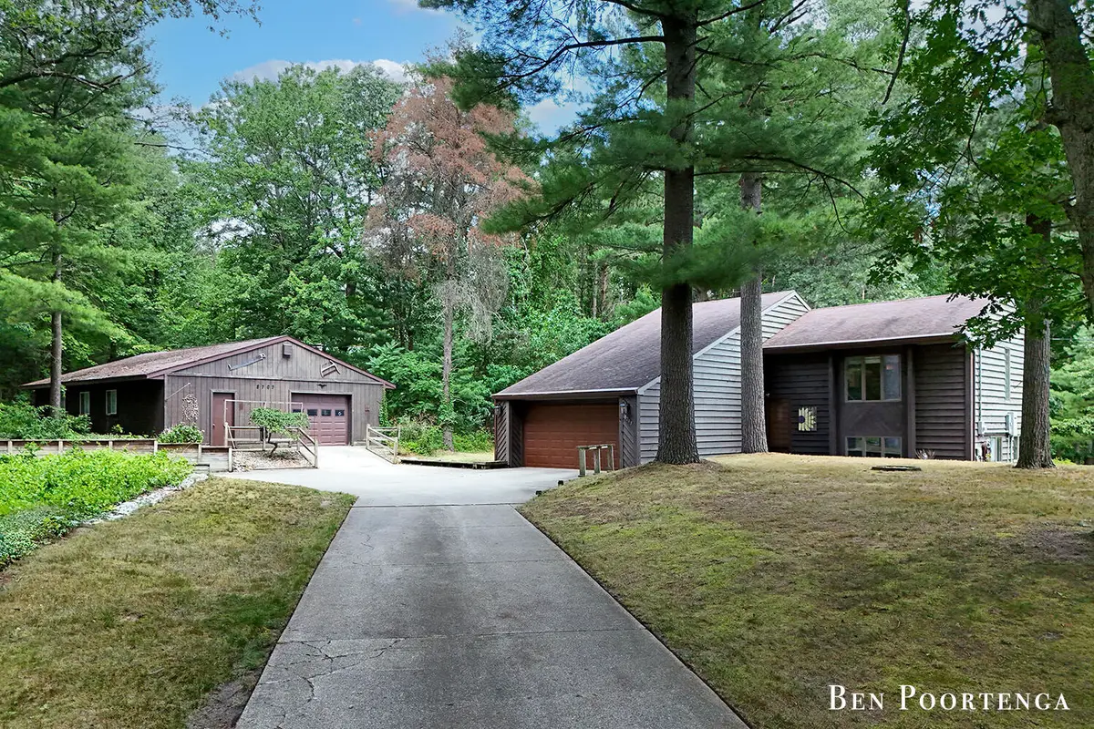 8707 White Fawn Trail Ne, Rockford, MI 49341 - #1