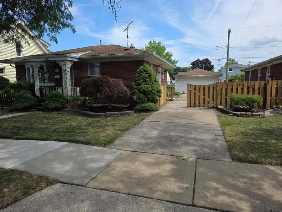 695 9th Street, Wyandotte, MI 48192 - #3