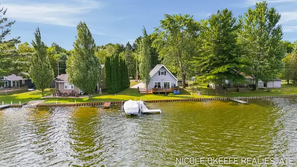 17430 Apache Trail, Howard City, MI 49329