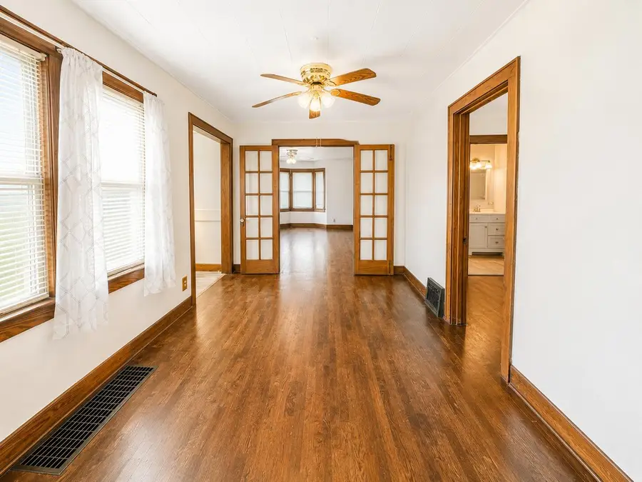 1460 S Dye Road, Flint, MI 48532 - #2