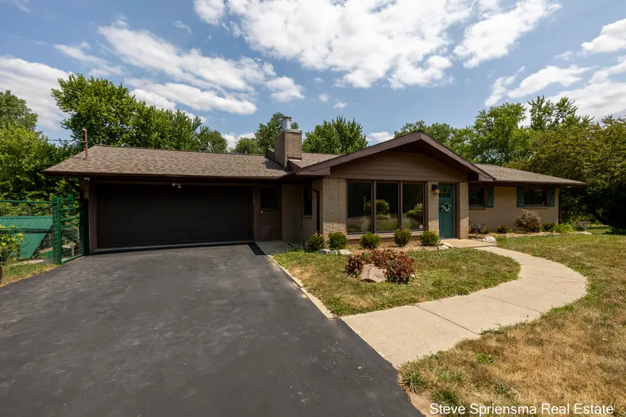 4372 Cordes Avenue Nw, Comstock Park, MI 49321 - #3