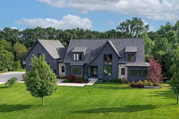 5869 Montreux Hills Drive Ne, Ada, MI 49301