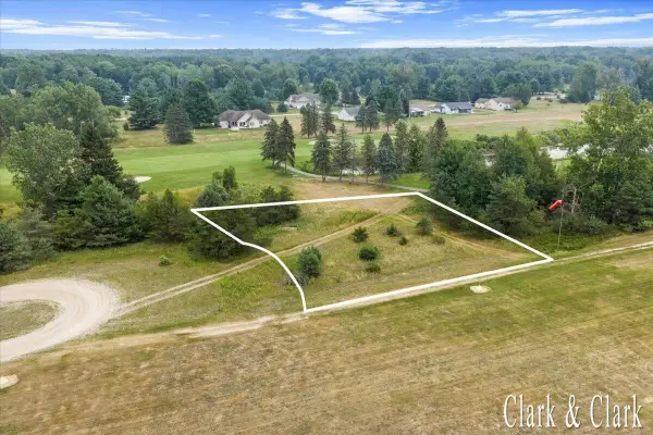 7576 Red Fox Road, Stanwood, MI 49346