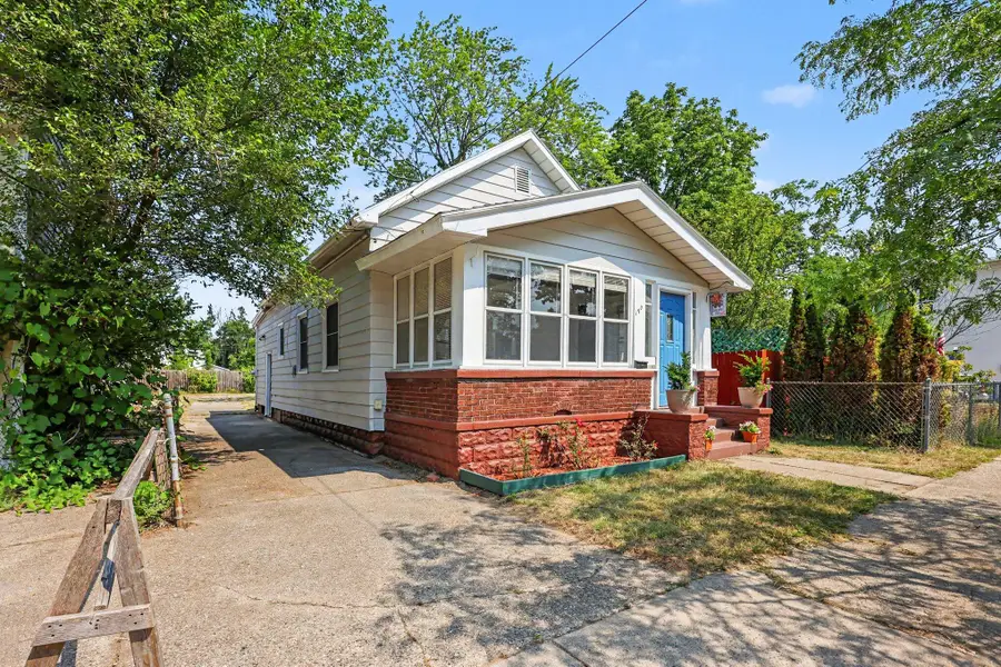 190 E Isabella Avenue, Muskegon, MI 49442 - #2