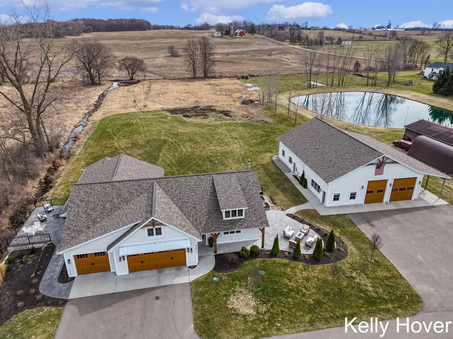 484 8th Avenue Sw, Byron Center, MI 49315 - #2