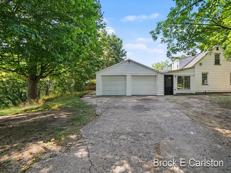 112 S Kenwood Street, Muskegon, MI 49442 - #3