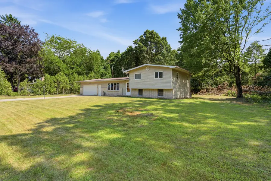 2580 Locust Lane, Stevensville, MI 49127 - #3