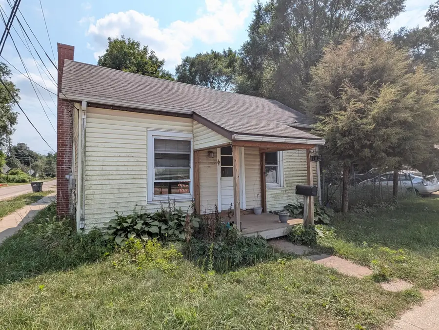 502 W Main Street, Hartford, MI 49057 - #2