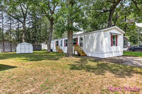 2353 Oak Street, Twin Lake, MI 49457