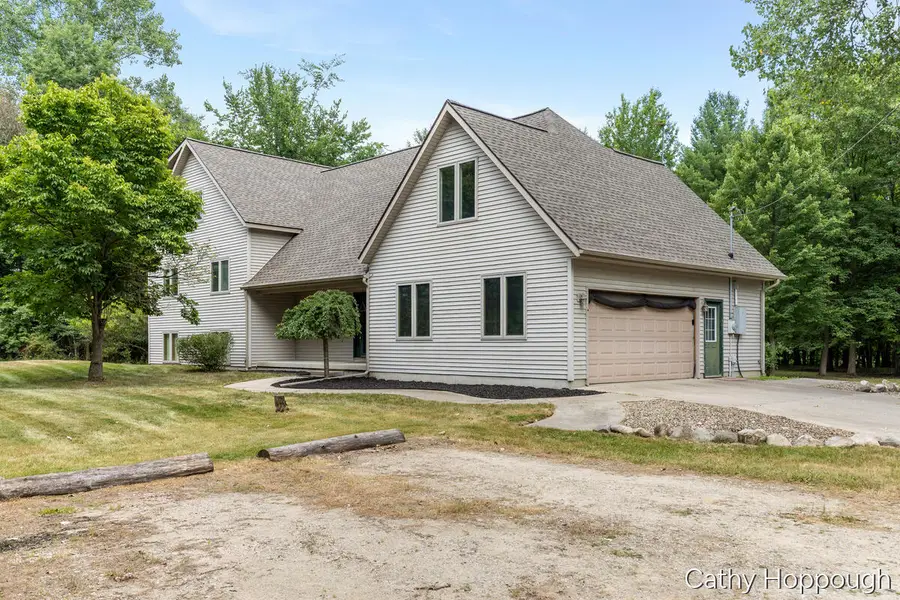 8687 River Run Trail, Greenville, MI 48838 - #2