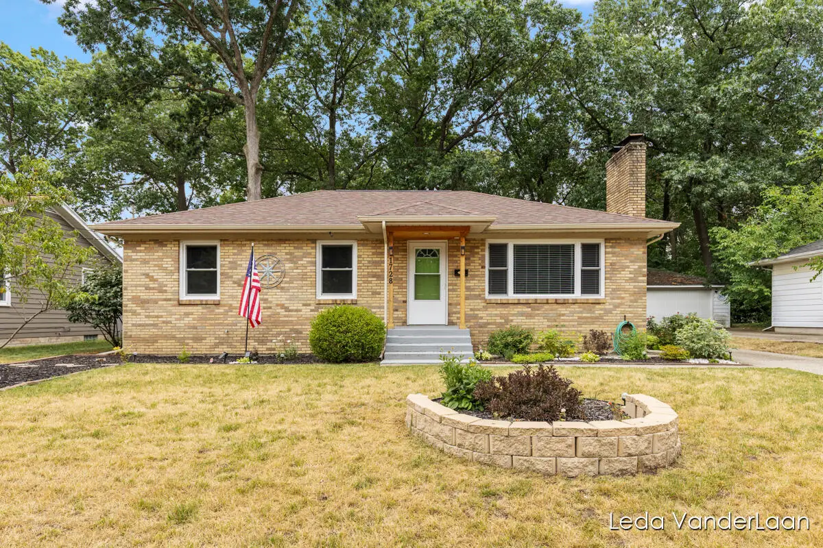 1728 Royal Oak Street Sw, Wyoming, MI 49519 - #1