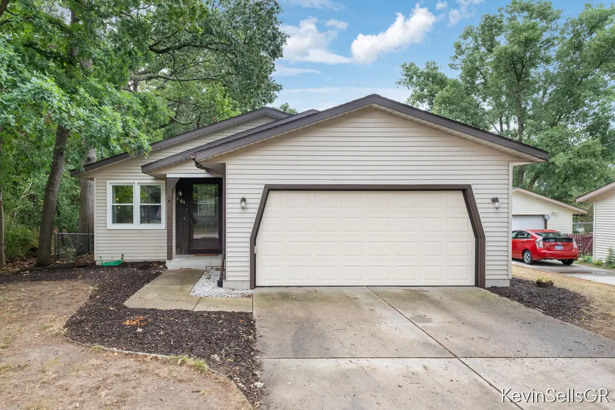 1504 40th Street Sw, Wyoming, MI 49509 - #1