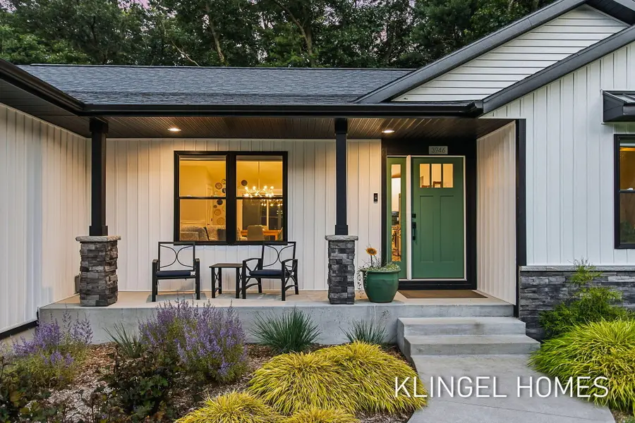 3946 Easthill Court, Norton Shores, MI 49441 - #2