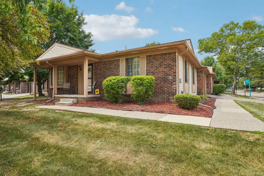 2994 Roundtree Drive, Troy, MI 48083 - #2