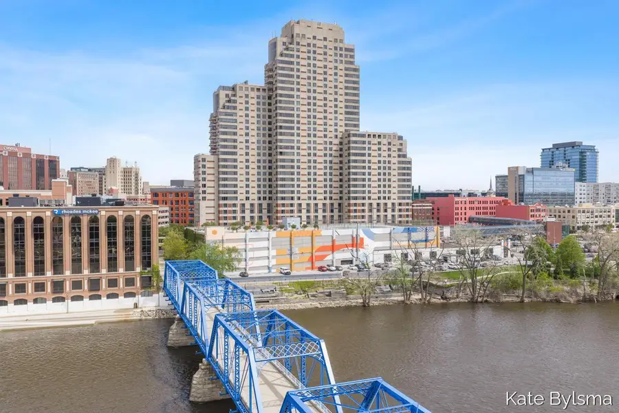 118 Campau Circle Nw, Grand Rapids, MI 49503 - #2