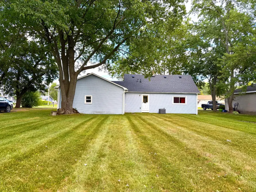 6044 Lincoln Boulevard, Grand Blanc, MI 48439 - #3
