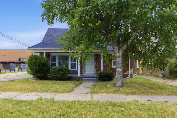 18990 Hamburg Street, Detroit, MI 48205