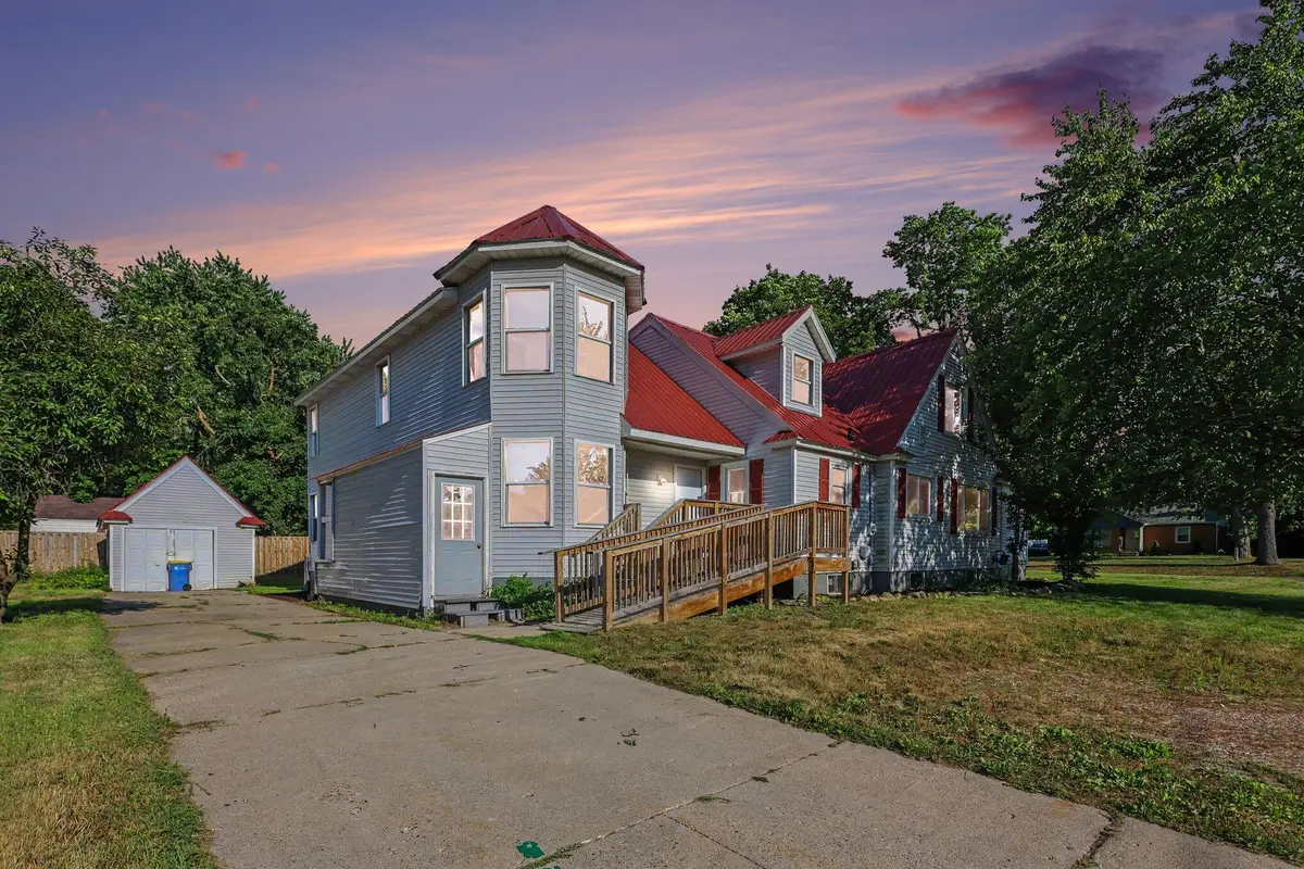 631 3 Mile Road Ne, Grand Rapids, MI 49505 - #1